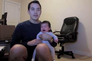 VIDEO: Bayi berhenti menangis mendengar lagu Beyonce