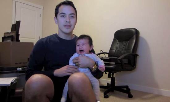VIDEO: Bayi berhenti menangis mendengar lagu Beyonce