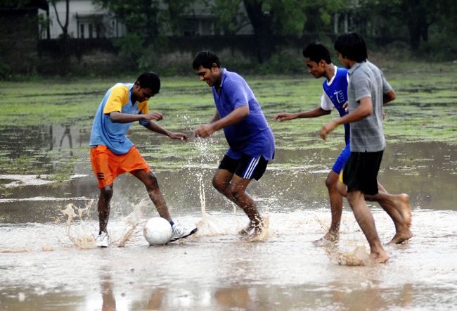 Kenangan-kenangan yang bisa langsung muncul ketika hujan turun  