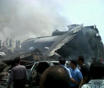 Foto-foto pesawat Hercules milik TNI AU jatuh di Medan