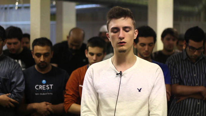 7 Hal yang mesti kamu tahu tentang imam ganteng yang hebohkan netizen