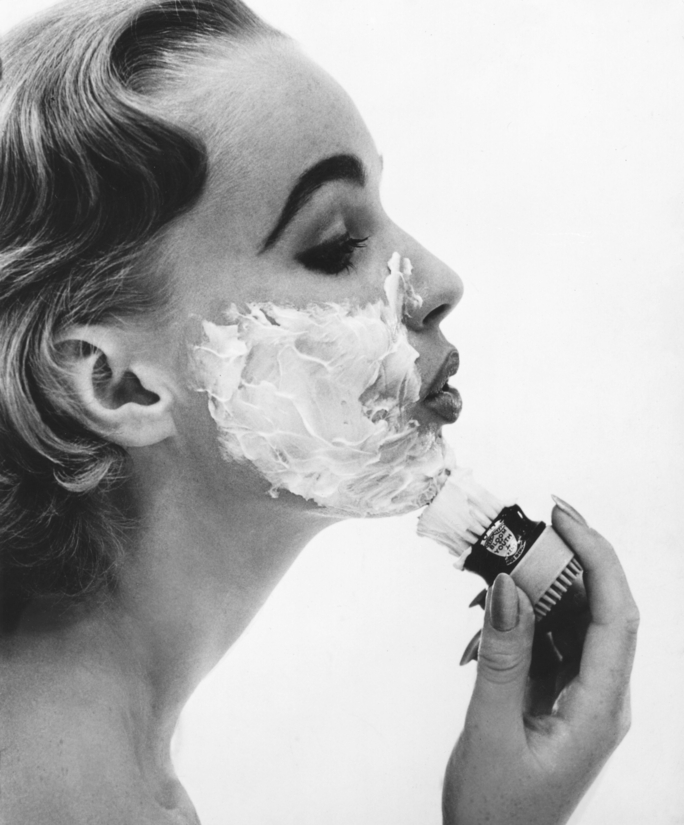 Wanita mencukur bulu wajah? Why not?