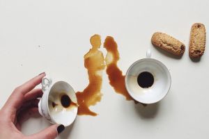 Wanita ini 'menyulap' kopi jadi karya seni visual, keren!