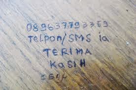 24 Potret coretan siswa di meja sekolah, kamu pernah melakukannya kan?