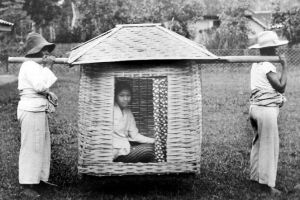 Cikal bakal jasa ojek di Tanah Air, dulunya memakai tandu