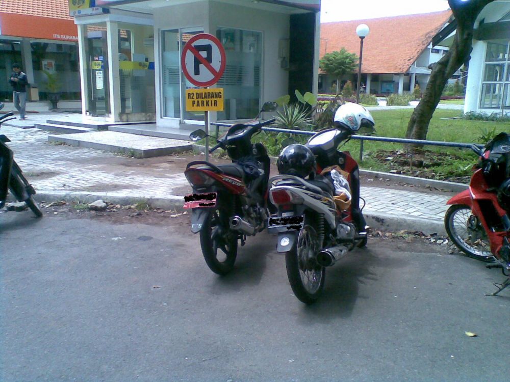 Banyak orang Indonesia suka langgar aturan, 15 foto ini buktinya!