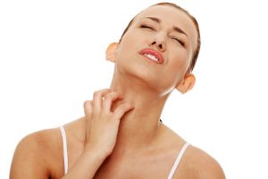 Kalau tenggorokanmu gatal jangan leher yang digaruk, tapi telinga