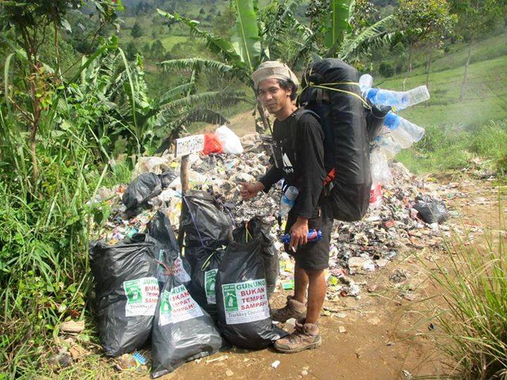 Trashbag Community, 'penyapu' gunung bersihkan sampah pendaki palsu