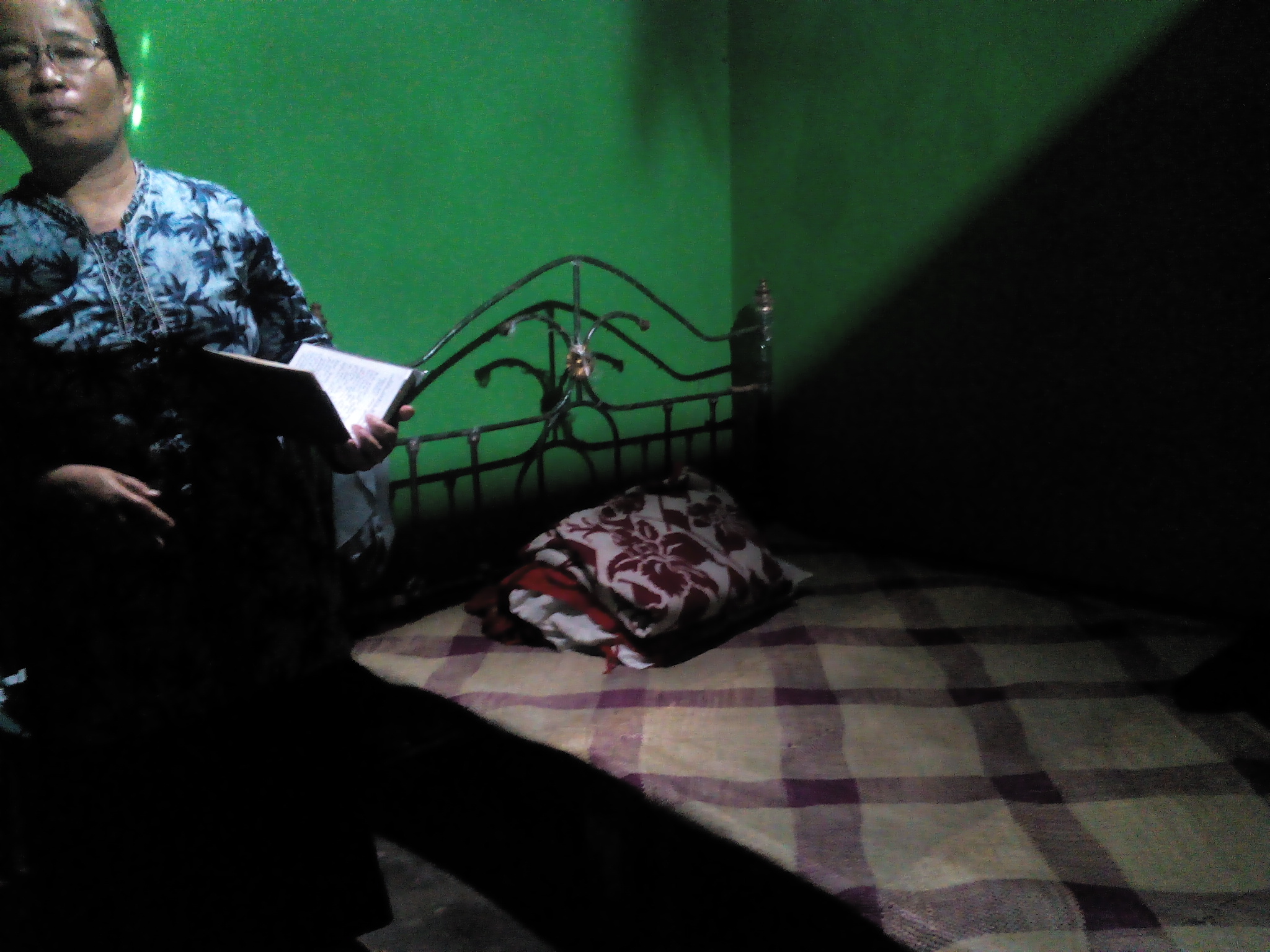 Aneh, 90 % warga di dusun ini tidak mau tidur di kasur