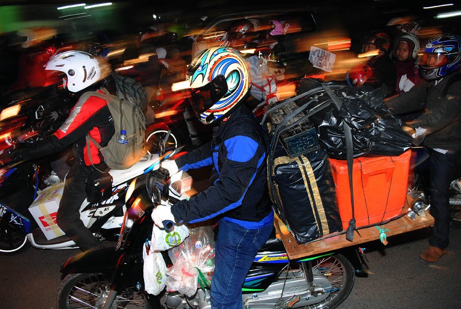 Tingkah laku pemudik motor Indonesia yang bikin kamu geleng-geleng