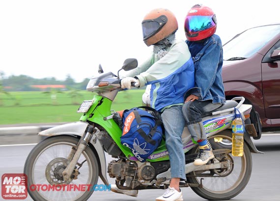 Tingkah laku pemudik motor Indonesia yang bikin kamu geleng-geleng