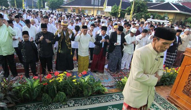 5 Sunnah berkaitan shalat Id yang bikin Lebaran kamu lebih bermakna