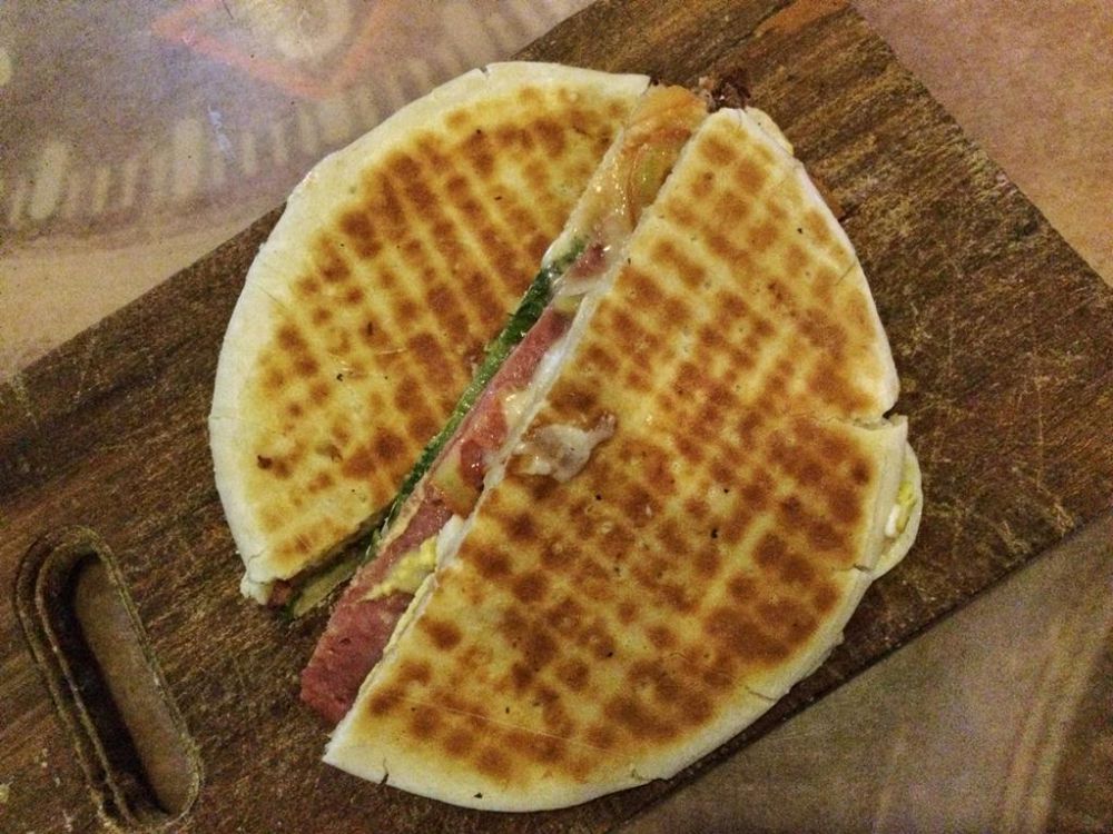 Lezatnya roti panini dari Cinema Bakery Lezatnya roti panini dari Cinema Bakery