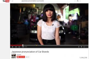 Gadis cantik ini ajarkan cara pengucapan merek mobil Jepang yang benar