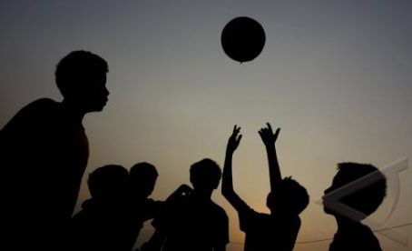 Ini 27 aturan bermain sepak bola jadul, cowok 90an pasti paham hal ini Ini 27 aturan bermain sepak bola jadul, cowok 90an pasti paham hal ini