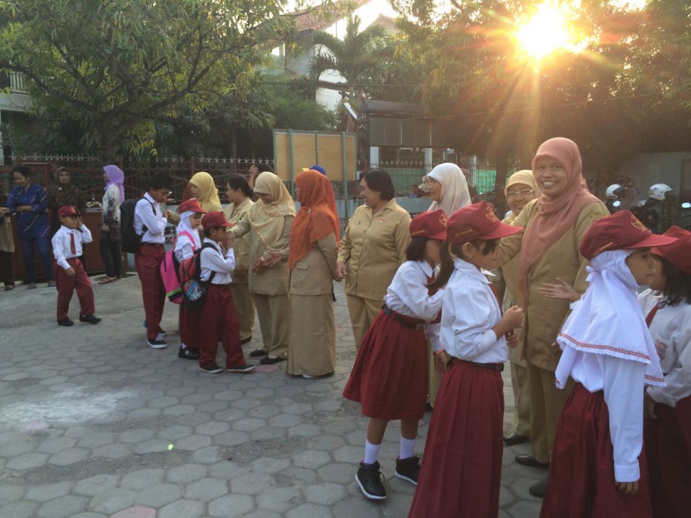 15 Foto ini pasti bikin kamu terkenang hari pertama masuk SD