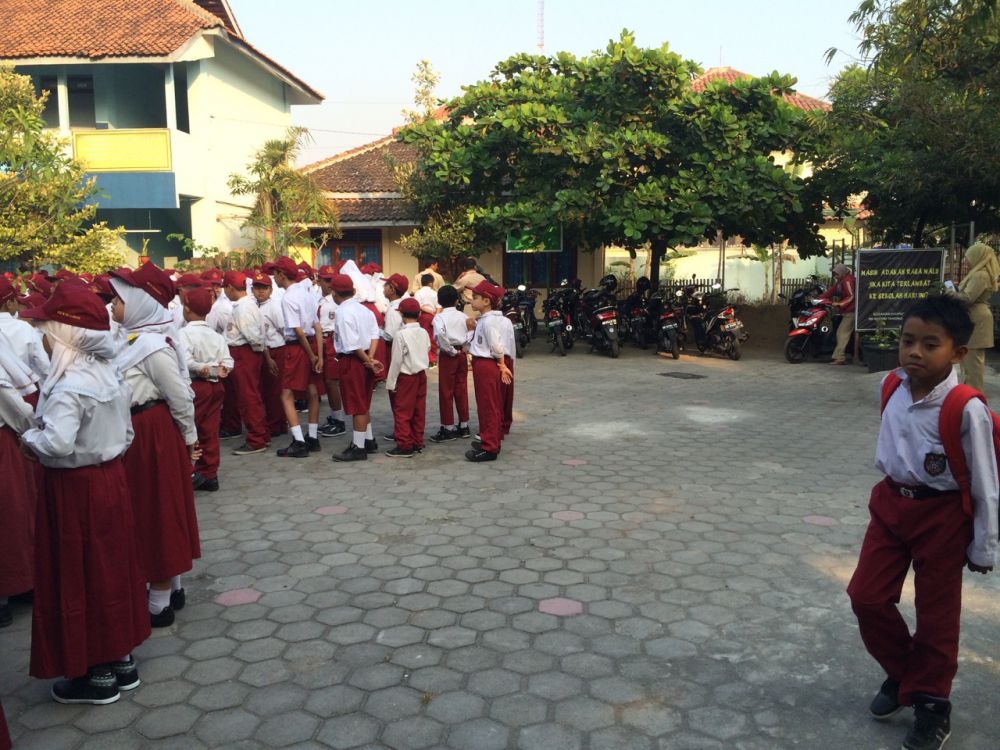 15 Foto ini pasti bikin kamu terkenang hari pertama masuk SD