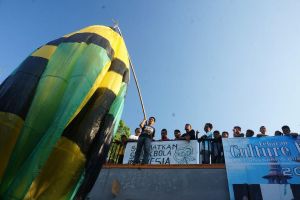 Tradisi unik lebaran, ramai-ramai lepas balon agar bisa melepas dosa