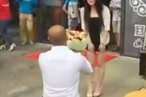 Melamar diiringi 20 mobil mewah, pria ini tetap ditolak