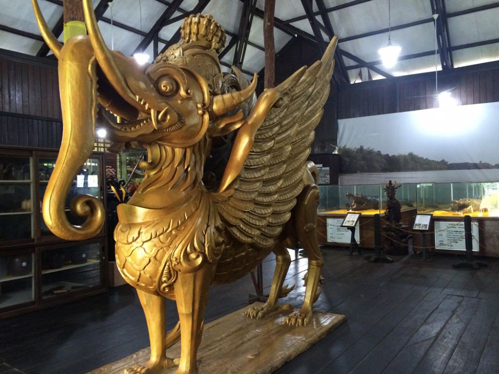 Lembu ini punya sayap, gading dan belalai! Kira-kira ini hewan apa ya?