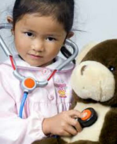 11 Hal masa kecil ini bakal aneh kalau dilakukan saat dewasa