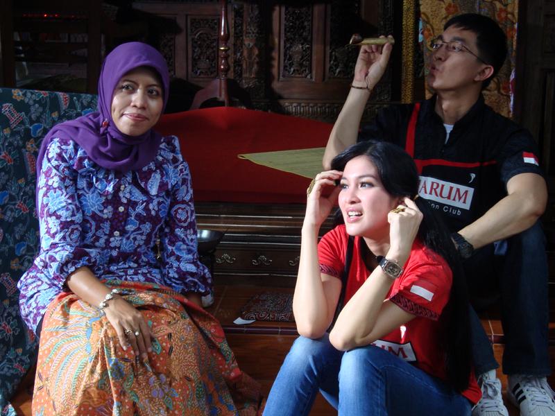 Kisah Yuli Astuti, rela daki Gunung Muria demi cari jejak batik Kudus Kisah Yuli Astuti, rela daki Gunung Muria demi cari jejak batik Kudus