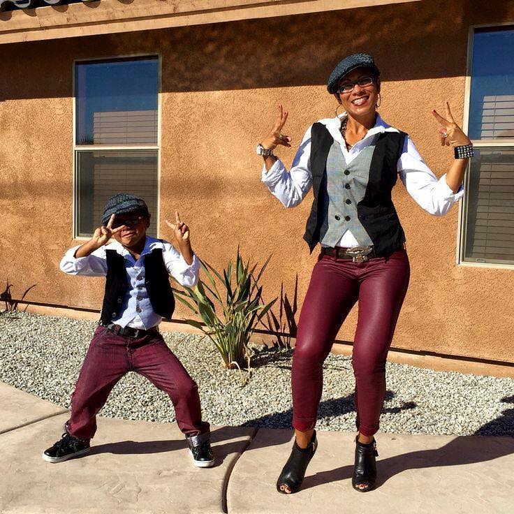 22 Potret kekompakan ibu dan anak laki-laki yang bikin iri