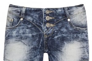 Ladies, ini bahaya celana pendek ketat untuk wilayah pribadi kamu