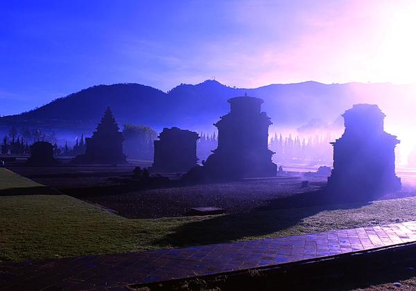 VIDEO: Ribuan orang terkesima perayaan festival 'Negeri di Atas Awan'