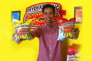 Bermodal Rp 100 ribu, omzet peyek kepiting Filsa Rp 150 juta/bulan