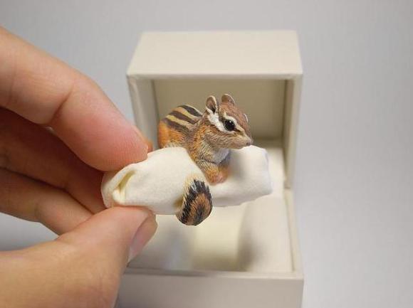 Bosan pakai akik? Coba saja cincin unik bentuk hewan ini