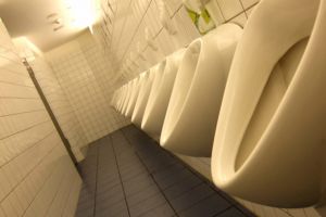 Terlalu sering buang air kecil bisa jadi pertanda penyakit, waspada!