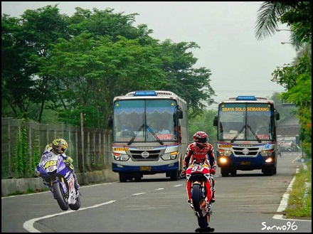 13 Aksi bus di Jawa yang bikin hati ketar-ketir 13 Aksi bus di Jawa yang bikin hati ketar-ketir