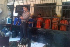 Kisah-kisah polisi baik hati yang mengharukan