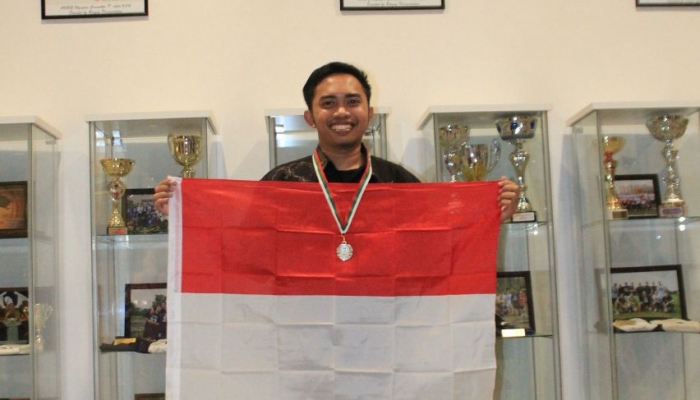 Mahasiswa UGM raih 3 penghargaan olimpiade matematika dunia, hebat!