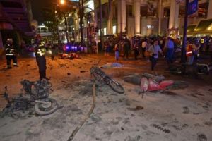 VIDEO: Ledakan bom Bangkok, wisatawan histeris!