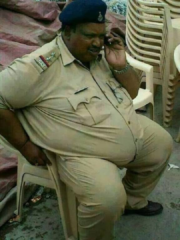 Begini kelakuan asli polisi India, kocak abis!