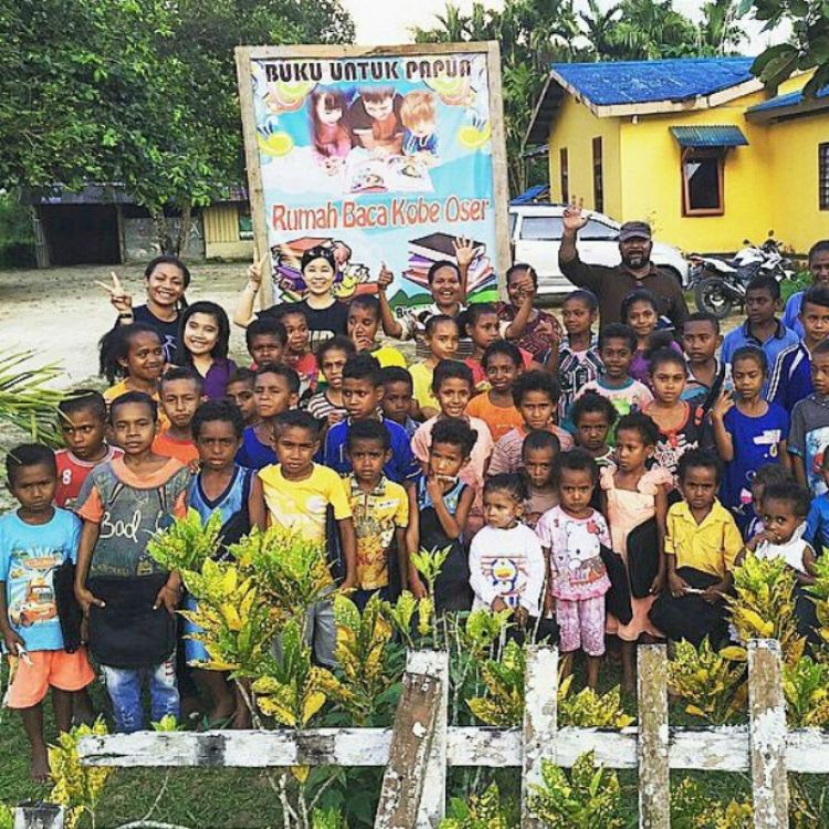 Dari kepedulian kecil  pemuda ini buat  anak  anak  Papua 