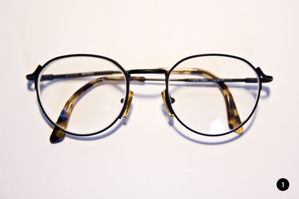 Kacamata warna cerah untuk pekerja kreatif