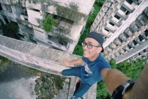 Lagi-lagi kuntilanak ikut 'nampang' bareng orang selfie