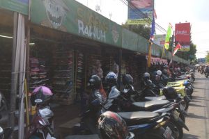 Tempat ini jadi rujukan mahasiswa hingga turis cari sepatu murah