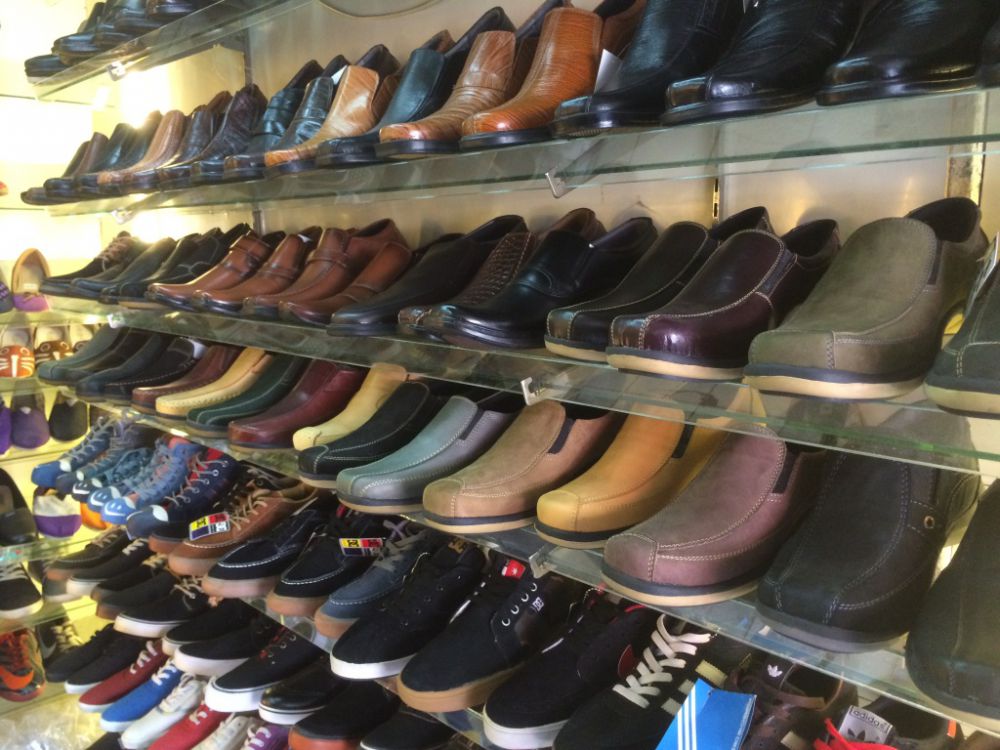 Tempat ini jadi rujukan mahasiswa hingga turis cari sepatu murah