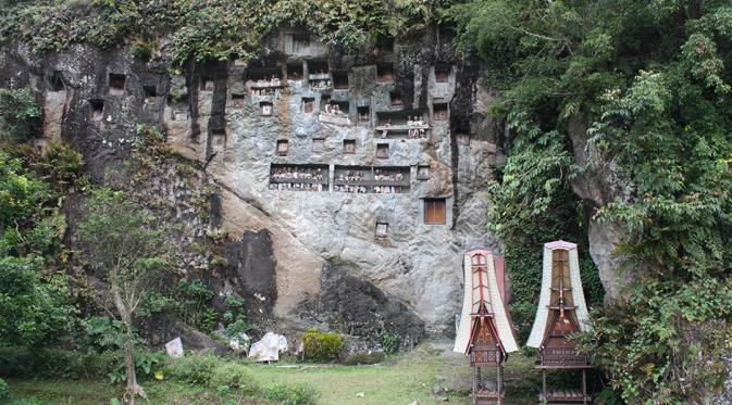 10 Kuburan ini disebut paling unik di dunia, Indonesia juga punya!