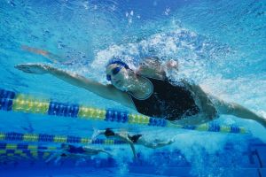 7 Hal yang bakal bikin kamu pikir-pikir kalau mau rajin berenang