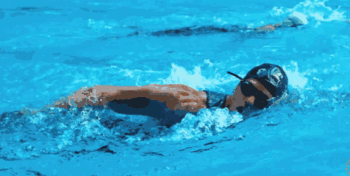 7 Hal yang bakal bikin kamu pikir-pikir kalau mau rajin berenang
