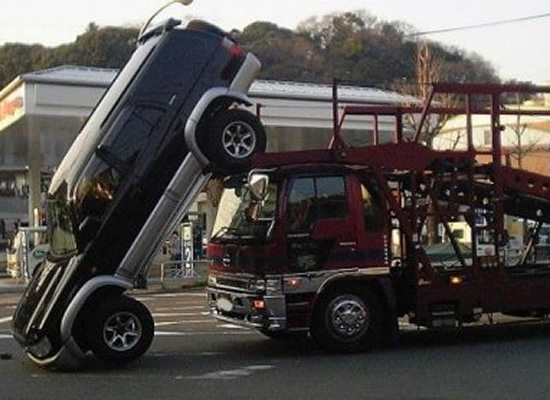 21 Foto-foto gagal parkir yang malah bikin senyum-senyum sendiri