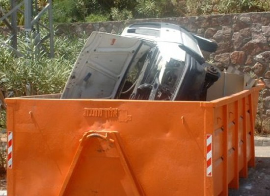 21 Foto-foto gagal parkir yang malah bikin senyum-senyum sendiri