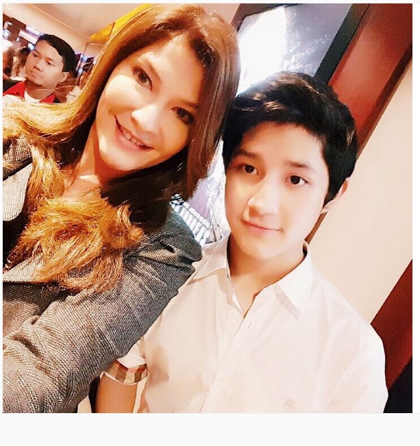 6 Hubungan akur ibu dan anak artis korban 'broken home', patut ditiru!