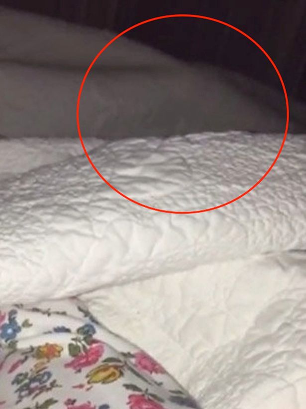 Ayah ini pergoki anaknya yang masih balita bermain dengan hantu