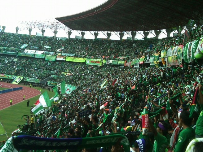 Mereka supoter bola paling fanatik di Indonesia, kamu termasuk mana?